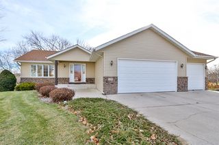 1359 Creekside Cir, Waconia, MN 55387