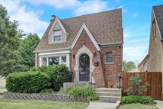 5700 N  Major Ave, Chicago, IL 60646