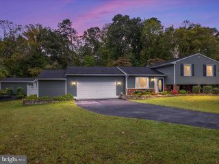 8165 Old Mill Rd, Pasadena, MD 21122