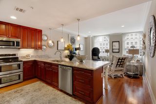 210 Baronne St #1608, New Orleans, LA 70112