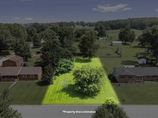 3825 Locust Hill Dr, Owensboro, KY 42303