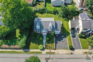 70 Oakdale Rd, Newton, MA 02459