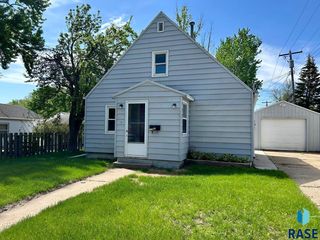 1315 E  22nd St, Sioux Falls, SD 57105