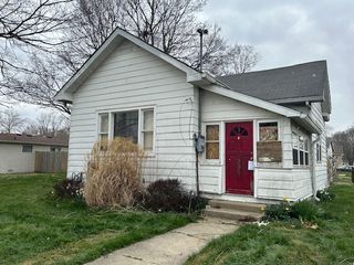 334 Douglas St, Greenfield, IN 46140