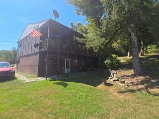 105 Hilltop Dr #E, Apollo, PA 15613