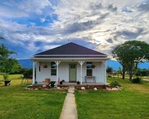 781 Grantsdale Rd, Hamilton, MT 59840