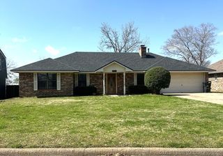 1929 Parkway Cir, Durant, OK 74701