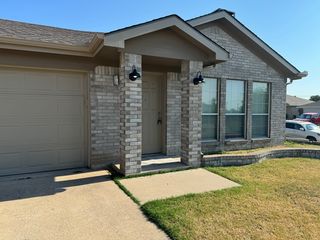 10200 Dallam Ln, Fort Worth, TX 76108