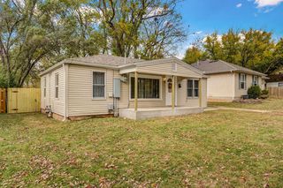 549 S Hillcrest Avenue, Springfield, MO 65802