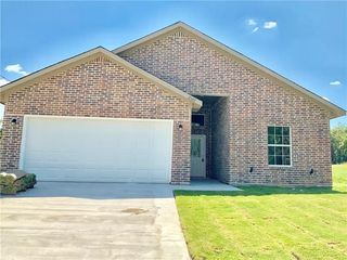 2107 Hemphill St, Greenville, TX 75401