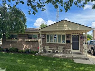 30546 Sutherland Ave, Warren, MI 48088