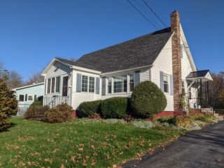 364 Main St, Bradley, ME 04411