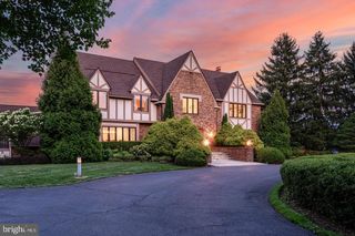 9 Deerfield Ter, Moorestown, NJ 08057