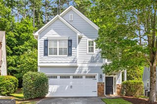 910 Silver Lake Dr, Acworth, GA 30102