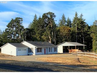 8480 SE Hillview Dr, Amity, OR 97101