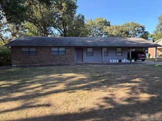 108 W  14th St, Dewitt, AR 72042