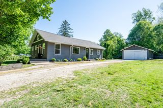 6027 Superior St, Coloma, MI 49038