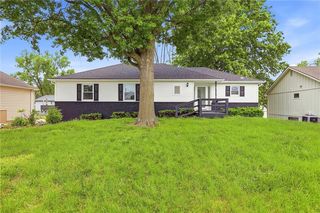 1725 S  Kiowa Dr, Olathe, KS 66062