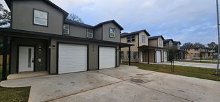 153 S  10th St #B, Conroe, TX 77301