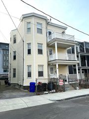 17 Hillsboro St, Dorchester, MA 02125