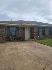 824 34th St NE, Paris, TX 75460