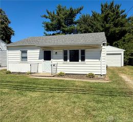 1329 Wayne Rd, Wilmington, OH 45177