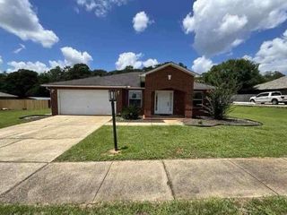 2414 Cumberland Way, Crestview, FL 32536