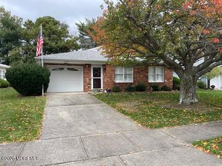 42 Lauren Lane S, Brick, NJ 08723