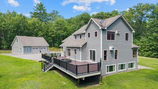 8 Badger Lane, Readfield, ME 04355