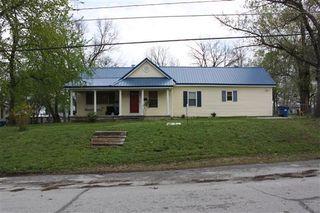 1117 Cedar St, Carthage, MO 64836