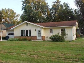 405 University St, Pella, IA 50219
