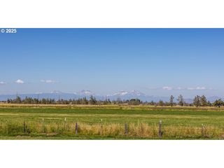 SW Parrish Ln, Powell Butte, OR 97753