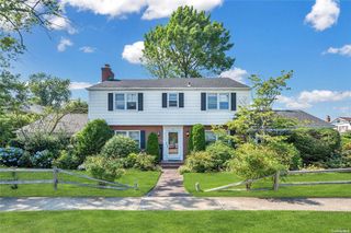137 Driscoll Avenue, Rockville Centre, NY 11570