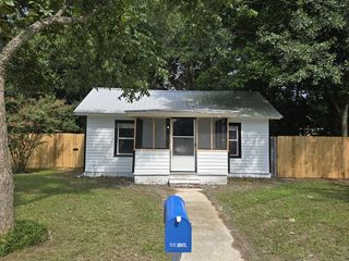 1006 Dominguez St, Pensacola, FL 32505