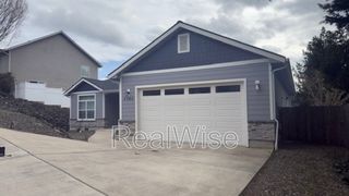 2365 NW Glenmar Dr, Roseburg, OR 97471