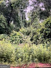 Fernwood Dr, Douglas, GA 31535