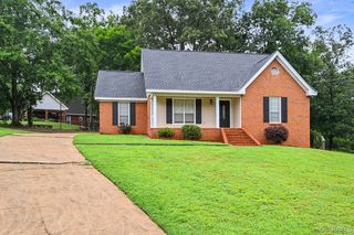 61 Red Oak Dr, Deatsville, AL 36022