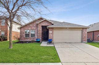 1500 Mockingbird Dr, Aubrey, TX 76227