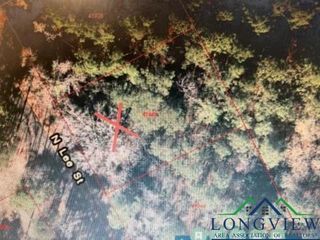 N  Lee Dr, Gladewater, TX 75647