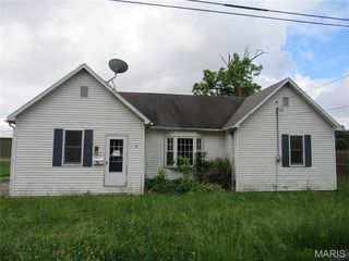 806 E  Washington Ave, Greenville, IL 62246