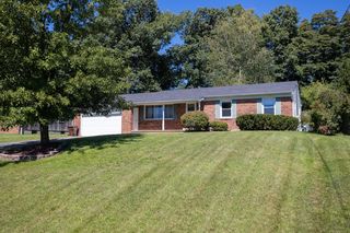 3104 John Glenn Dr, Jackson, MI 49201