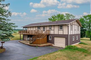 1722 Baintree Rd, Davis, IL 61019