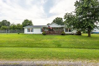 632 Lucas Ln, Oakwood, IL 61858
