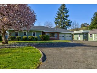 374 Pioneer Way, Winchester, OR 97495