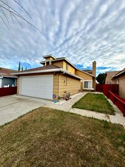 320 Hawthorne Dr, Tracy, CA 95376