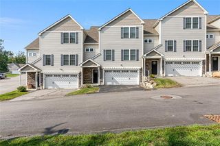 102 Hunting Hill Dr, Cumberland, RI 02864
