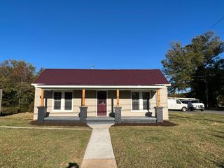 136 S  Hairston St, Eden, NC 27288