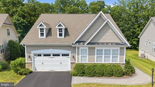 105 Turnstone Ln, Lake Frederick, VA 22630