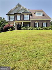 940 Lake Charles Dr, Roswell, GA 30075