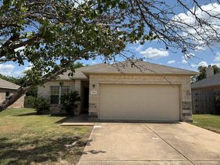 908 N  Creek Blvd, Leander, TX 78641